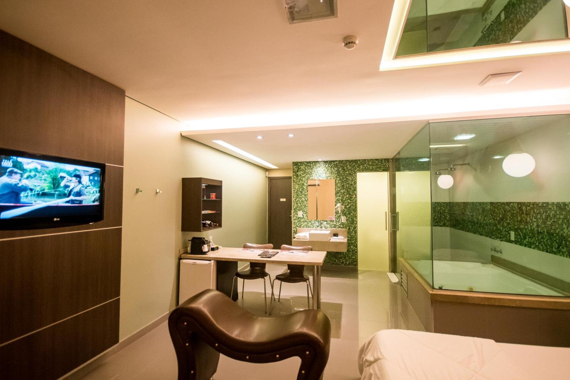 Vitara Motel (Adults Only) Taboao da Serra Exterior photo